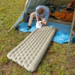Campmeister Deluxe Insulated Sleeping Mat - Regular Wide