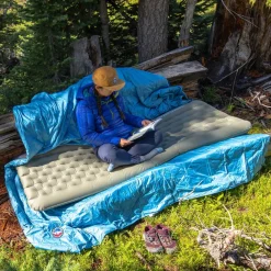 Campmeister Deluxe Insulated Sleeping Mat - Regular Wide